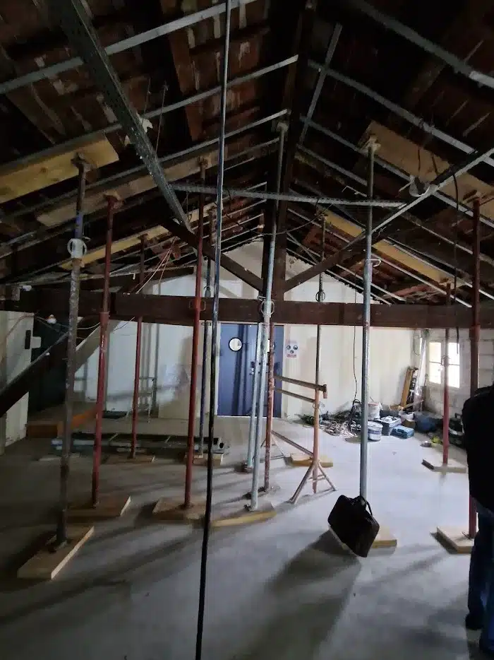Renforcement d&rsquo;une charpente et création d&rsquo;ouvertures porteuses pour l&rsquo;aménagement de bureaux à Avignon (84) — photo 6