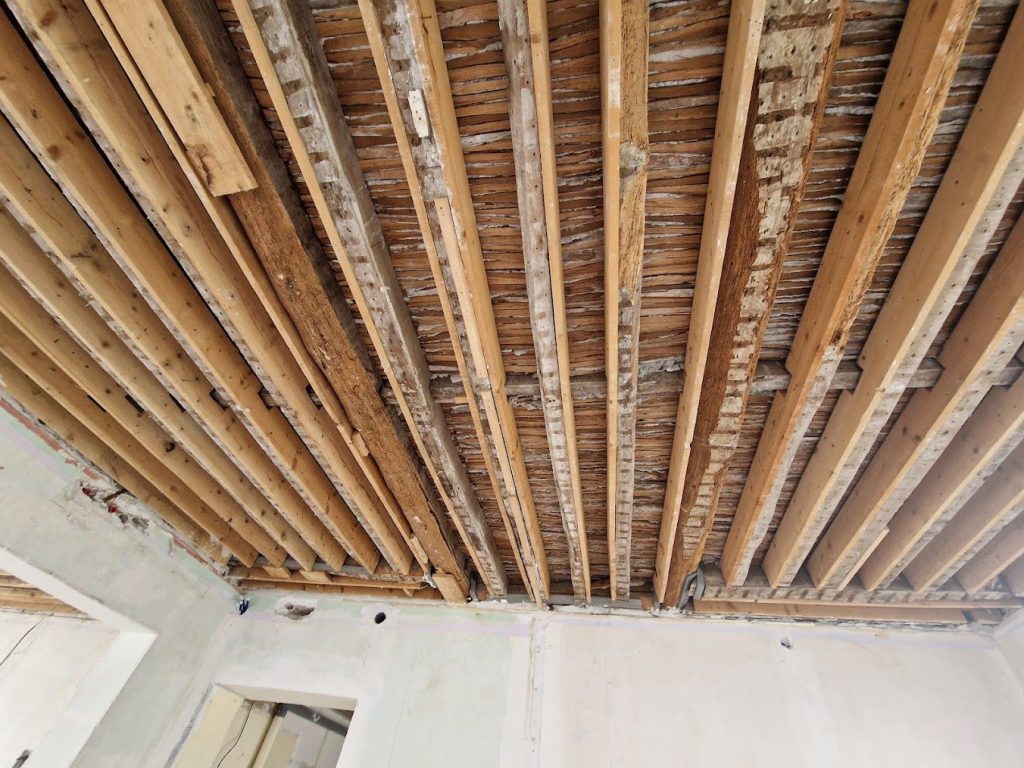 Renforcement du plancher haut du rez-de-chaussée d&rsquo;un bâtiment ancien à Nanteuil-le-Haudouin (60)